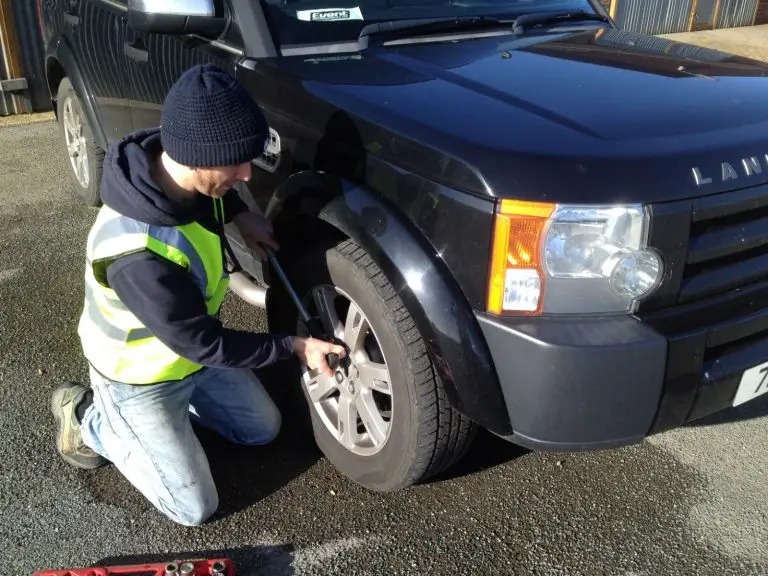 Mototyres 2 u mobile 4x4 tyre fitting in Peterborough, Cambridgeshire
