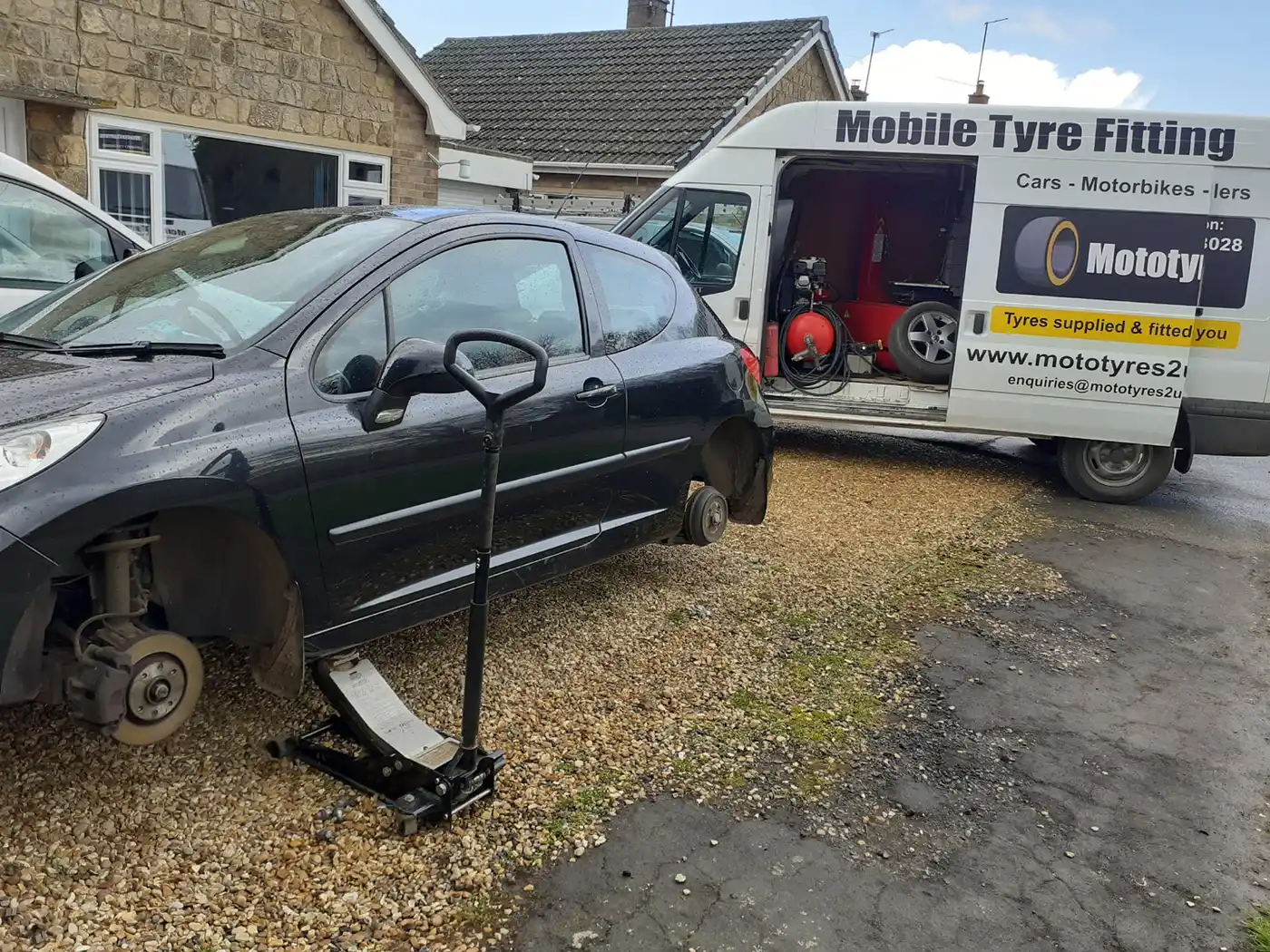 Mototyres 2 u Mobile Tyre fitting Lincolnshire Holbeach Tyres Black Peugeot 2 tyres changed on drive