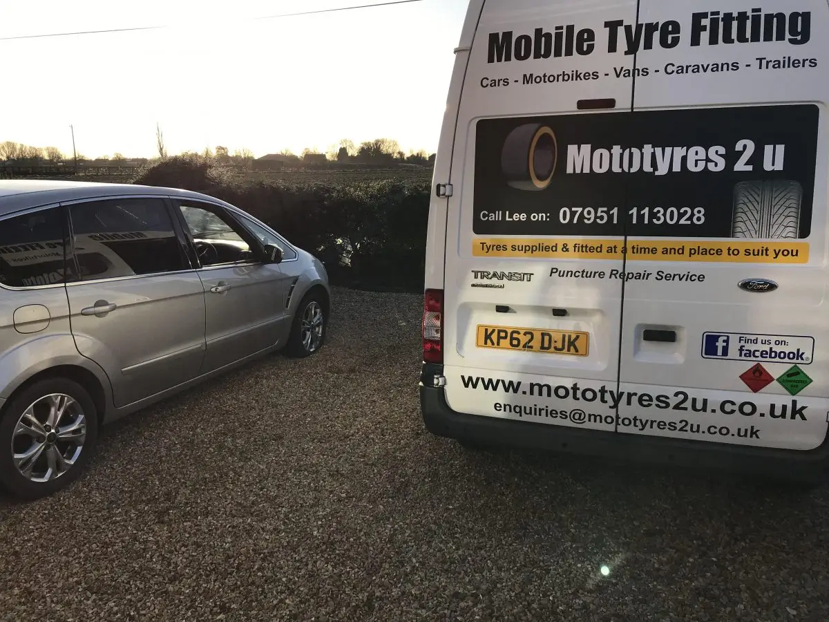 Ford SMax puncture repair mobile service in Spalding.