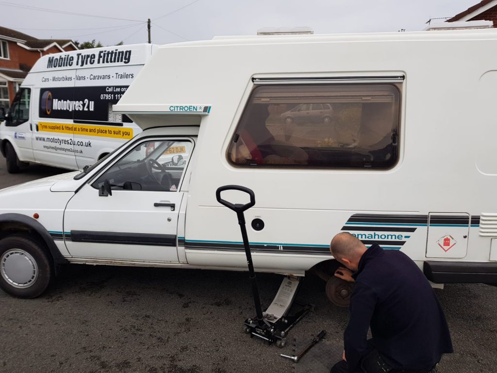 Motorhome tyre fitting lincolnshire Mototyres 2 u Lee Cooper